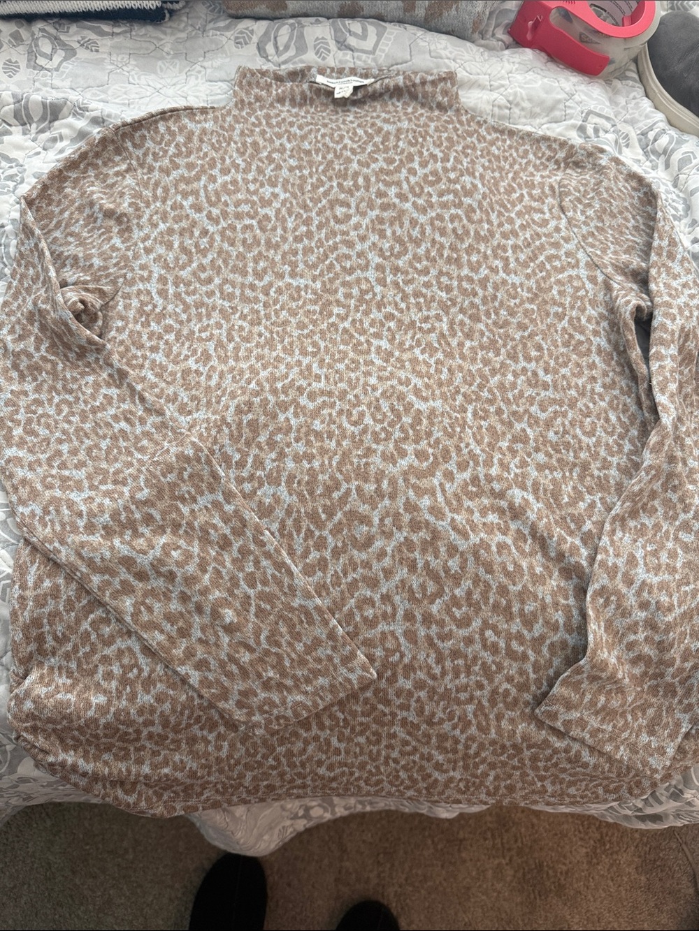 beachlunchlounge Neutral Leopard Print Long Sleeve Top in Tan and Cream
